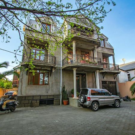 Nana'S Guesthouse باتومي المظهر الخارجي الصورة